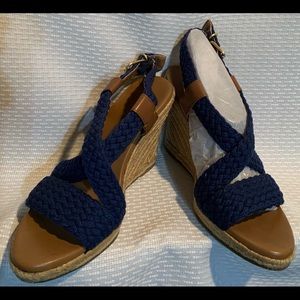 Banana Republic Navy sandals size 8